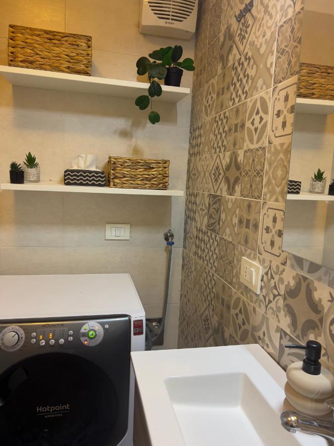 Regina Milano In Porta Romana 3 - Sky Tv, Wifi & Breakfast Box Apartment Ngoại thất bức ảnh
